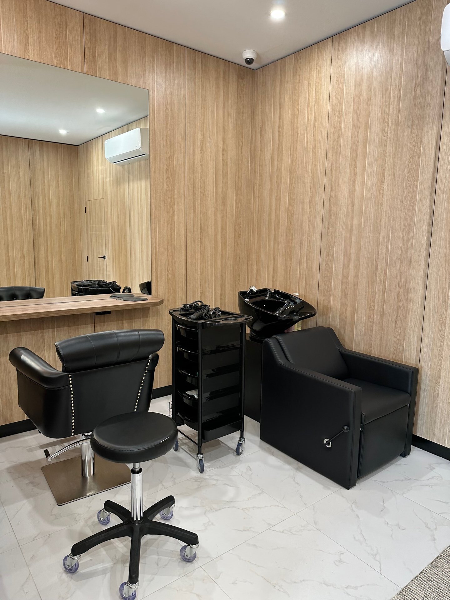 Salon area at the Oakdene Ladies Boutique